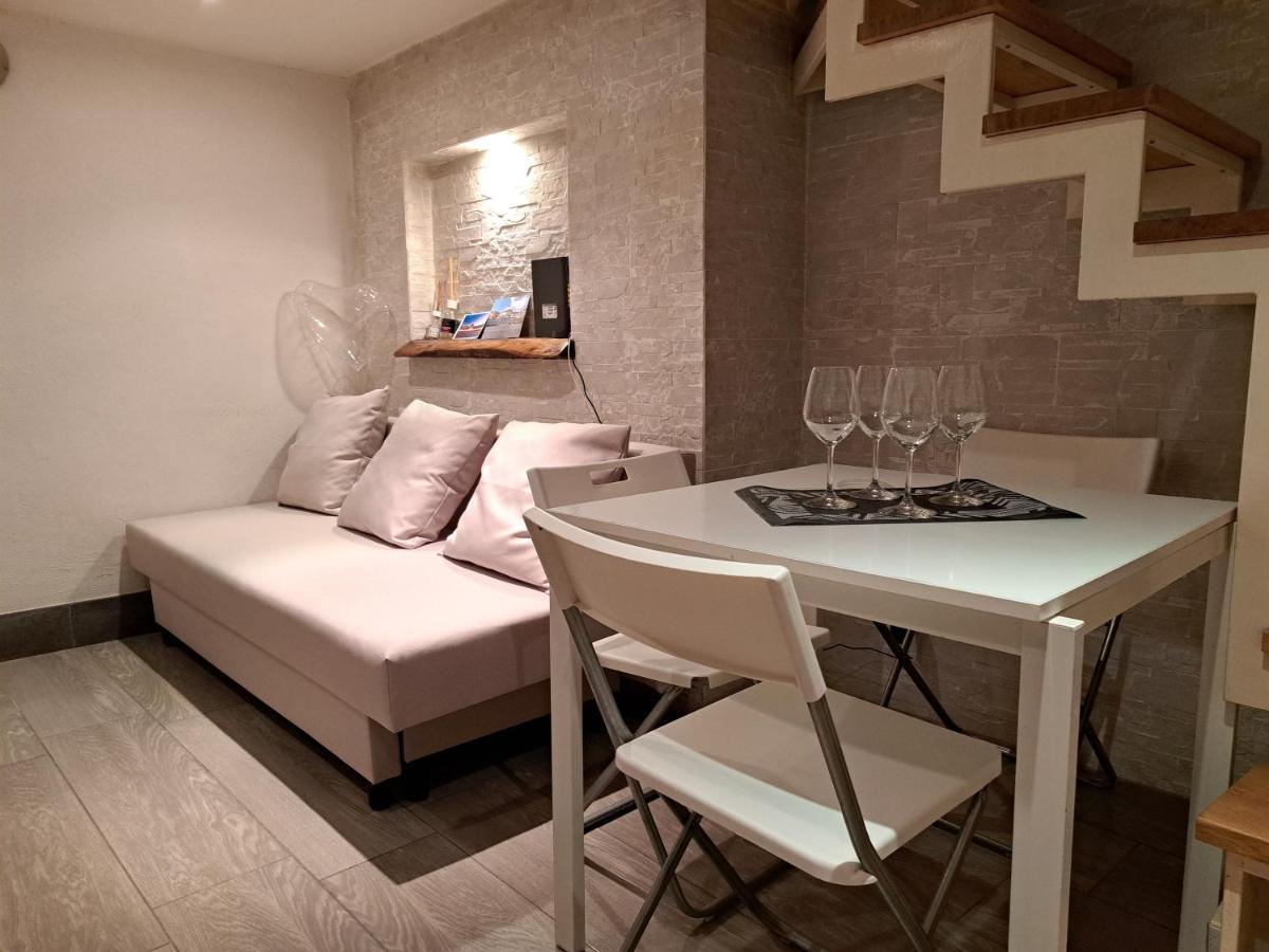 Toledo 27, A Due Passi Da Piazza Del Plebiscito Apartman Nápoly Kültér fotó