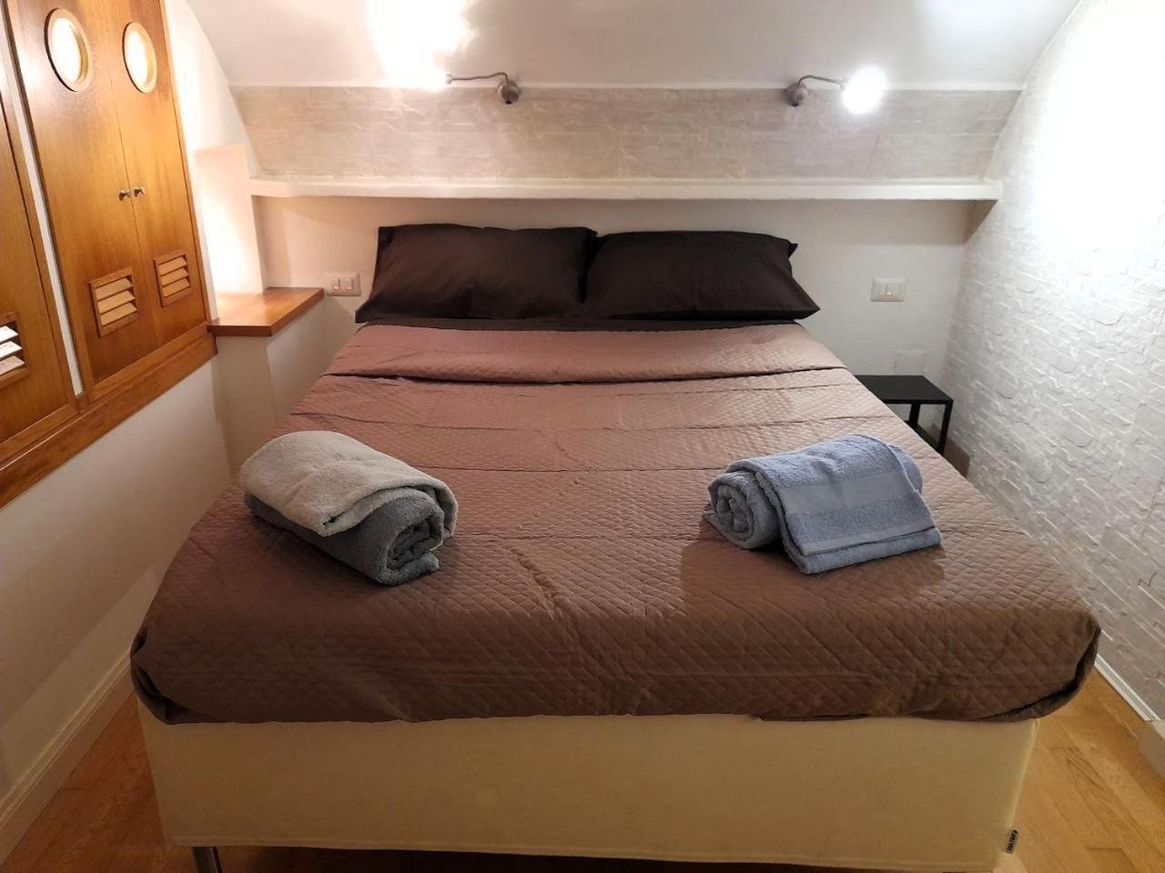 Toledo 27, A Due Passi Da Piazza Del Plebiscito Apartman Nápoly Kültér fotó